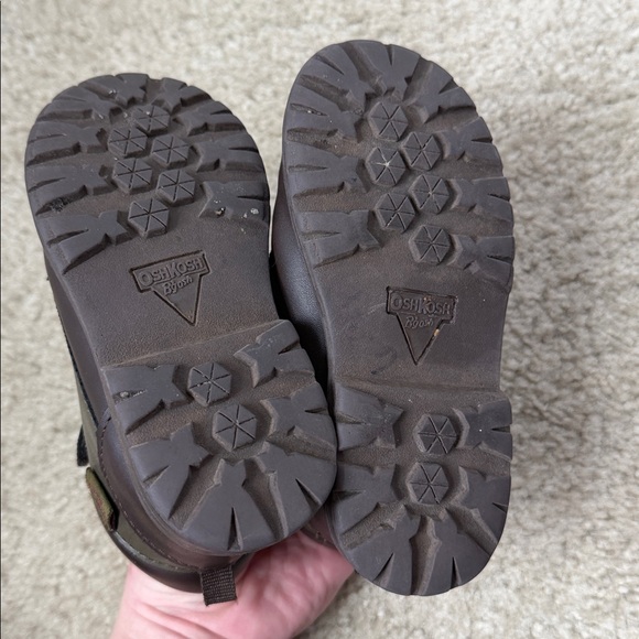 EUC. Size 7 Osh Kosh Toddler Shoes - Picture 6 of 6